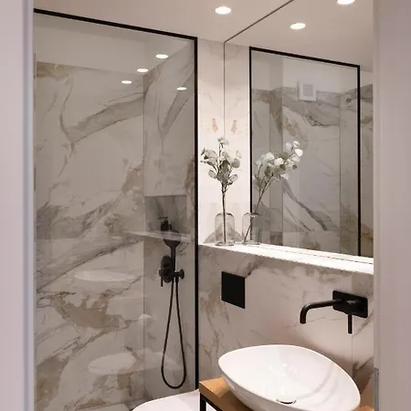 Mali Raj شقة باكوشتاني